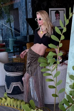 Outlet Briosa Black Crop Top Tees + Tanks|Vacation Tops