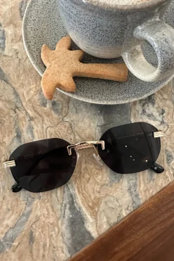 Fashion Cleveland Black Oval Sunglasses Honeymoon|Sunnies Shop